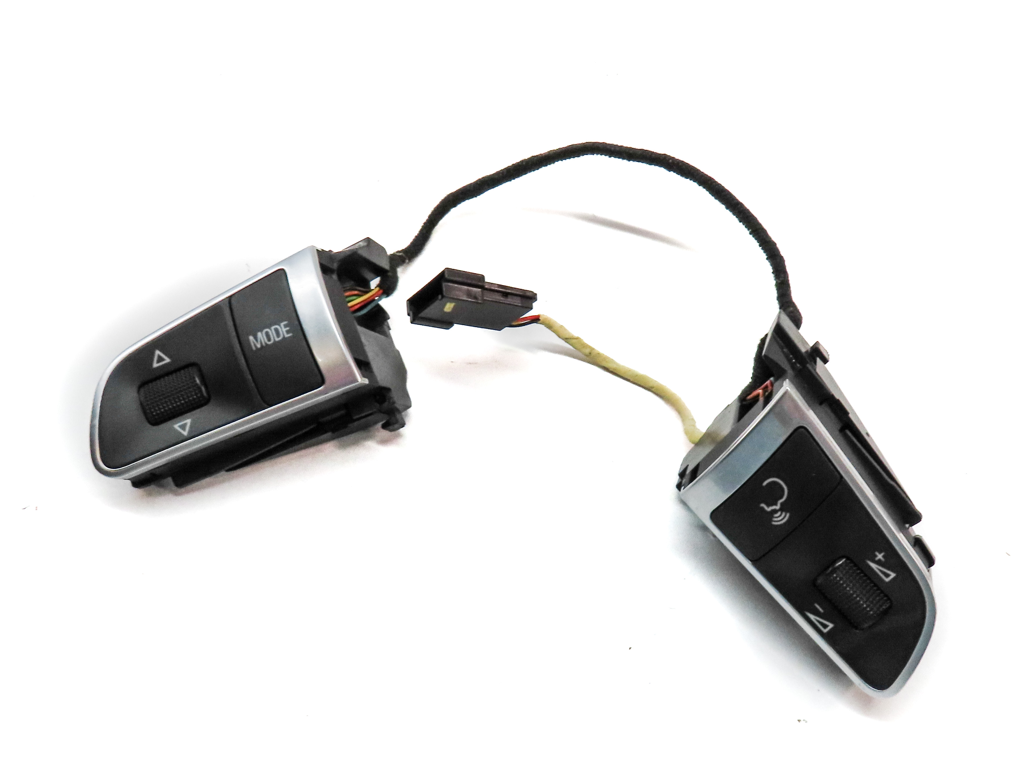 2011 AUDI Q7 (4L) LEFT & RIGHT STEERING WHEEL SWITCH BUTTON SET 2 & WIRE HARNESS — exact item pictured